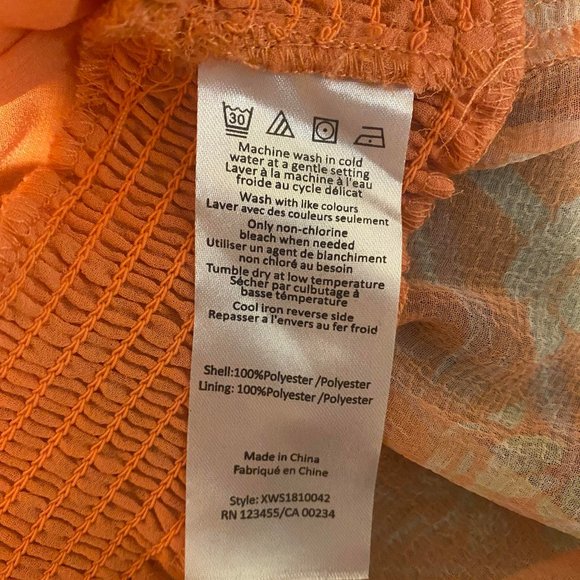 XS | NWT- Highline Collective smocked waist top, peachy- floral. - Picture 6 of 12